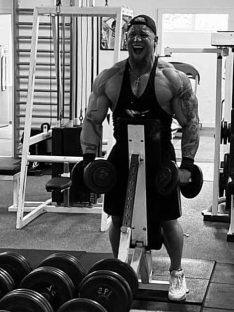 Lukas Møller i dag, træning i gymmet